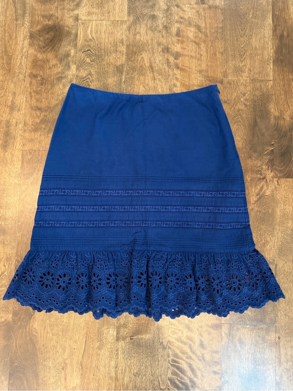 Lauren Ralph Lauren Blue Eyelet Ruffle Skirt 22” long  Size 8